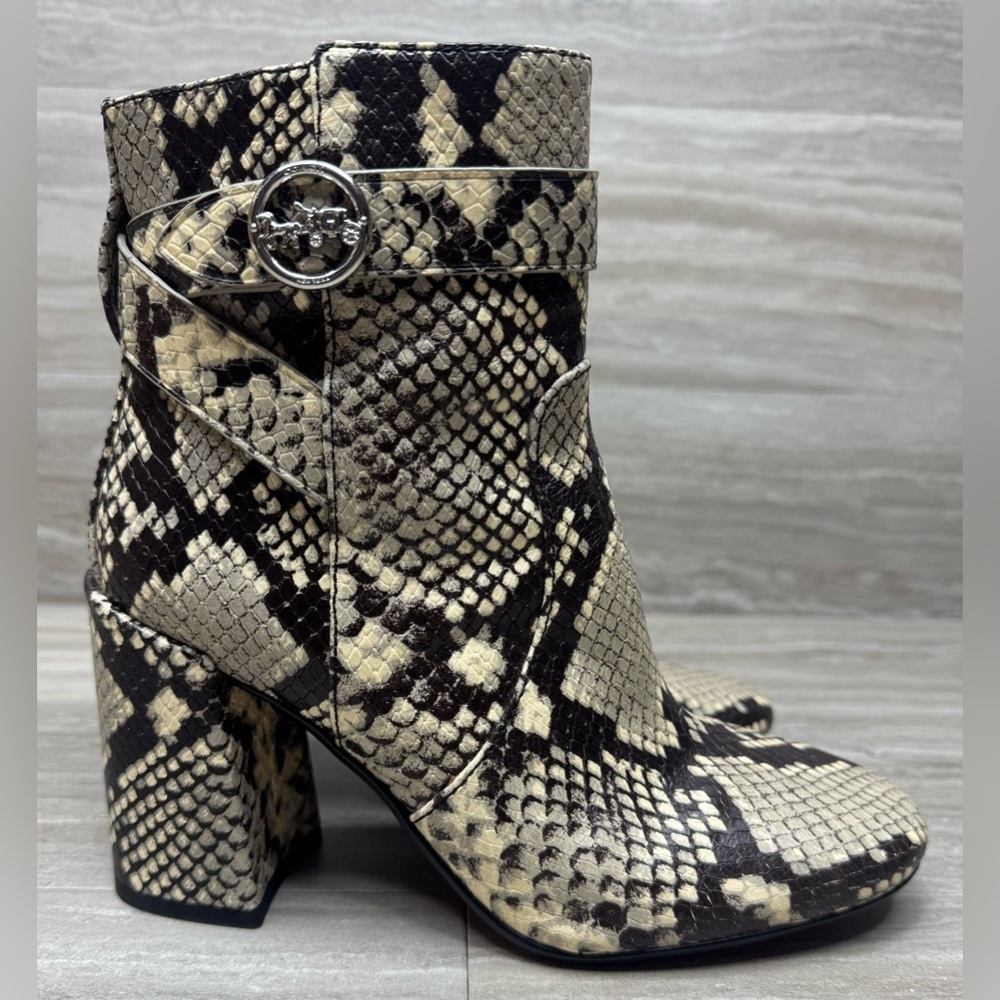 Coach Elisa Snakeskin Style Silver Logo Buckle Boot Womens Size 6.5